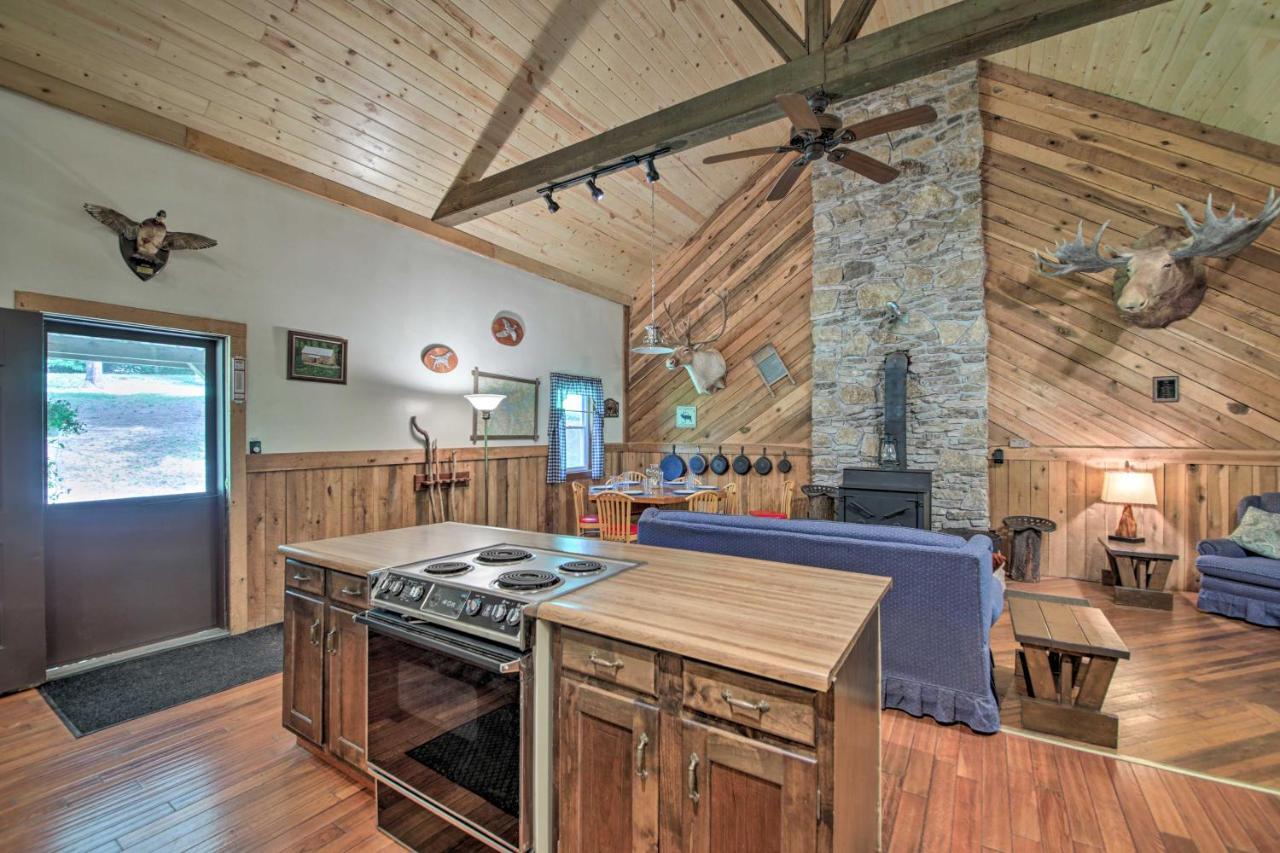Waters Edge Retreat With Deck On Patoka Lake! Taswell Exterior foto